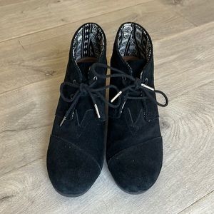 Toms Black wedge boot